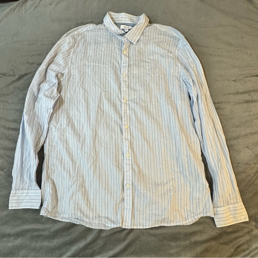 🌟5 for $25 | Calvin Klein Blue and White Casual Button Down Shirt

#1101